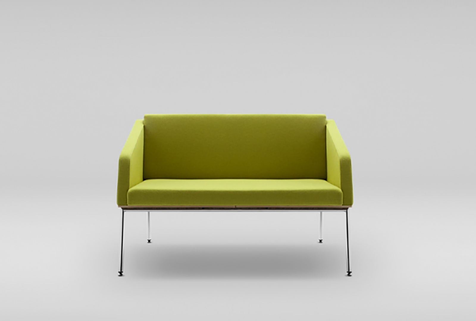 FIN 2 SOFA WITH ARMRESTS METAL BASE